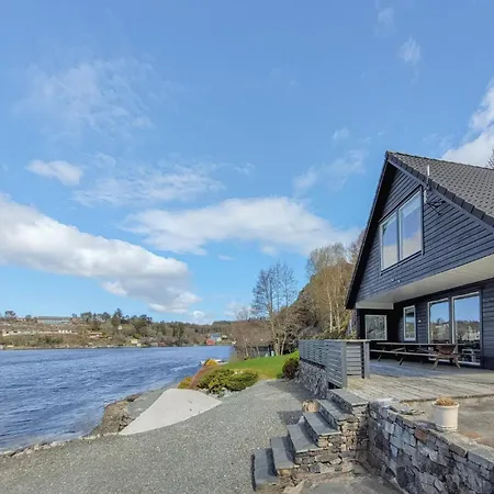 Stunning In With Kitchen Сasa de vacaciones Sveio