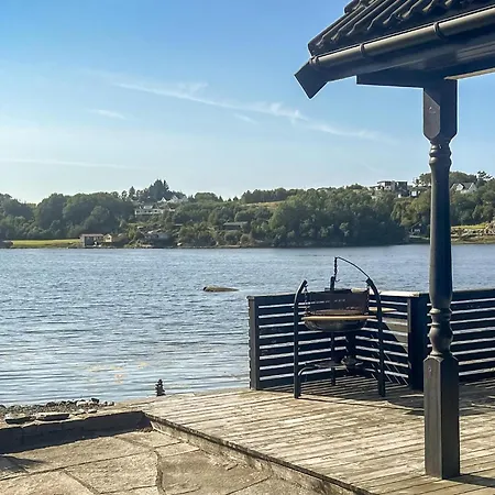 Holiday home Front In With Wifi Sveio
