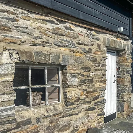 Сasa de vacaciones Stunning In With Kitchen *